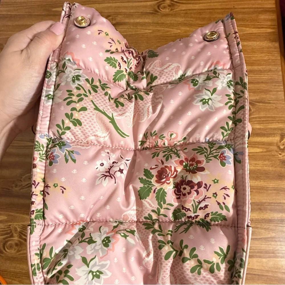 Tory Burch Ella Nylon Quilted Tote PINK SUGAR BERRY
FLORAL - Picture 11 of 15